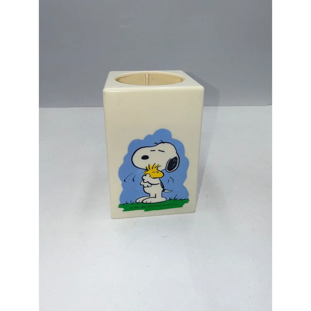 Peanuts Snoopy Woodstock Dixie Bathroom Cup Holder Plastic Pop-Up Dispenser